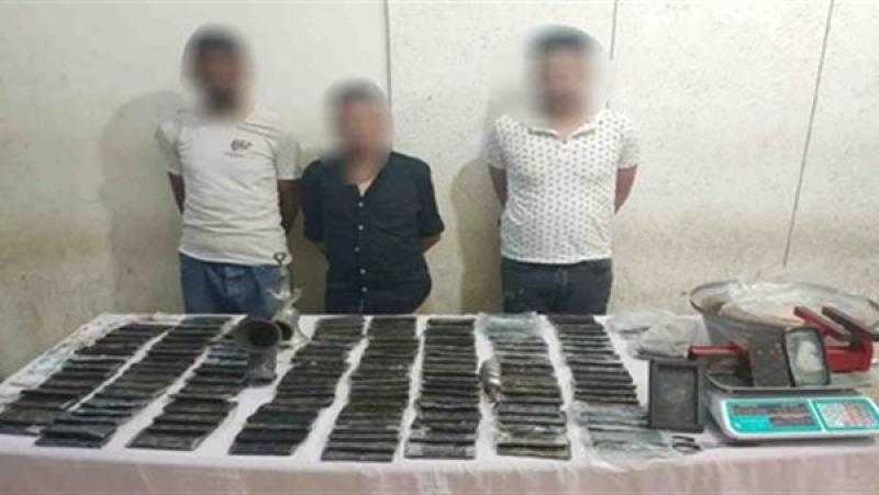 ضبط 3 عناصر إجرامية ببني سويف بحوزتهم 15 كيلو حشيش و 3 بانجو