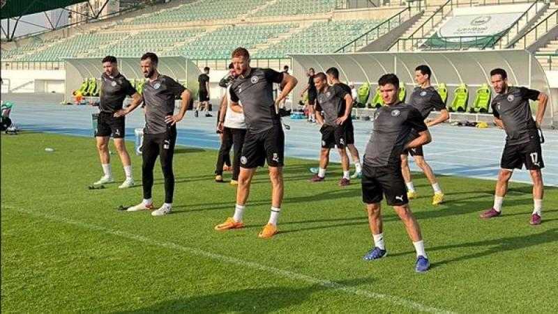 دوليو بيراميدز يشاركون في التدريبات بدبي