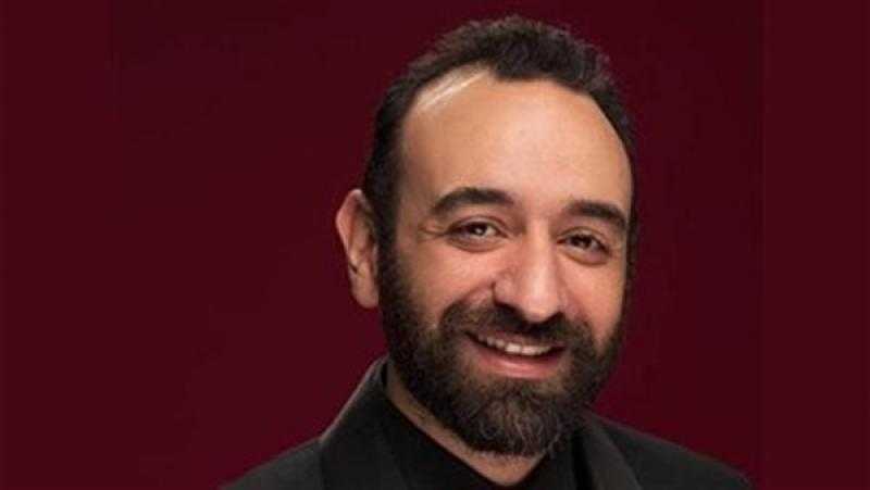 عمرو سلامة يحذر من أزمة جديدة تهدد السينما في مصر
