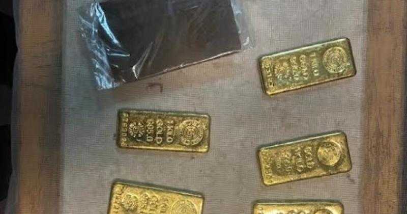 إحباط محاولة تهريب عدد من السبائك الذهبية في مطار القاهرة