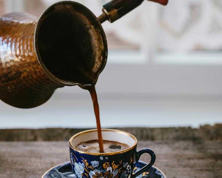 تعرف على فوائد القهوة العديدة بجانب تحسين المزاج