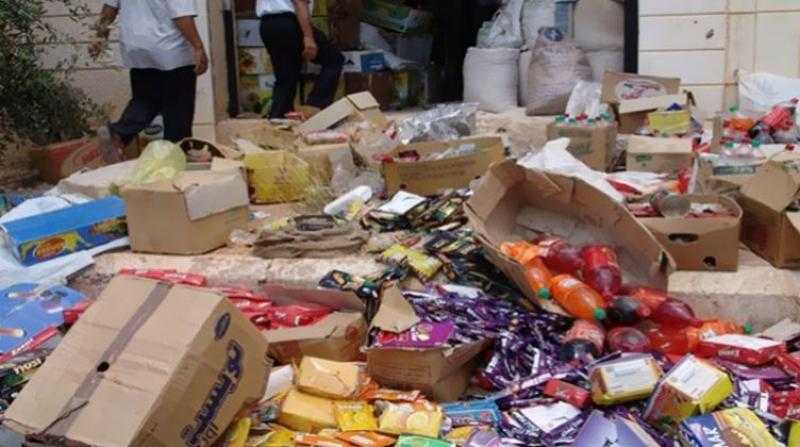 ضبط كميات كبيرة من الأغذية الفاسدة في حملة بالغربية