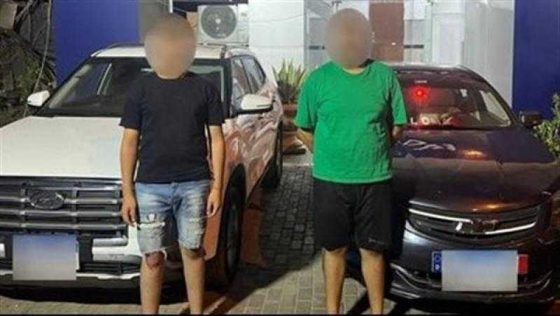 تفاصيل تضرر سيدة من قائدى سيارتين لقيامهما بحركات استعراضية بالقاهرة