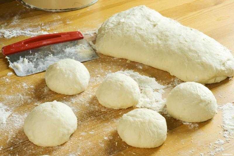 طريقة تحضر عجينة العشر دقايق