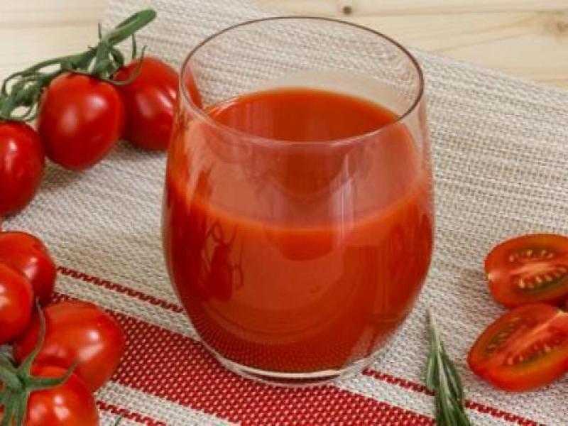 خبيرة تغذية روسية: عصير الطماطم يحسن عملية الهضم