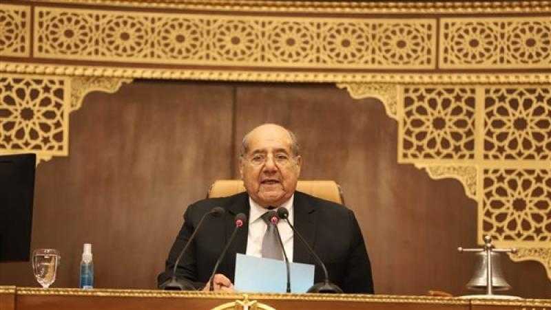 رئيس «الشيوخ» يتلقى إخطارا من 3 أحزاب بشأن ممثليها في الهيئة البرلمانية بالمجلس