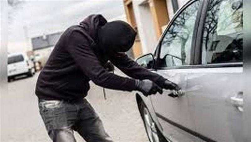 تجديد حبس شخصين لسرقتهما السيارات في القاهرة