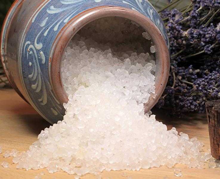 فوائد ملح البحر المذهلة للبشرة