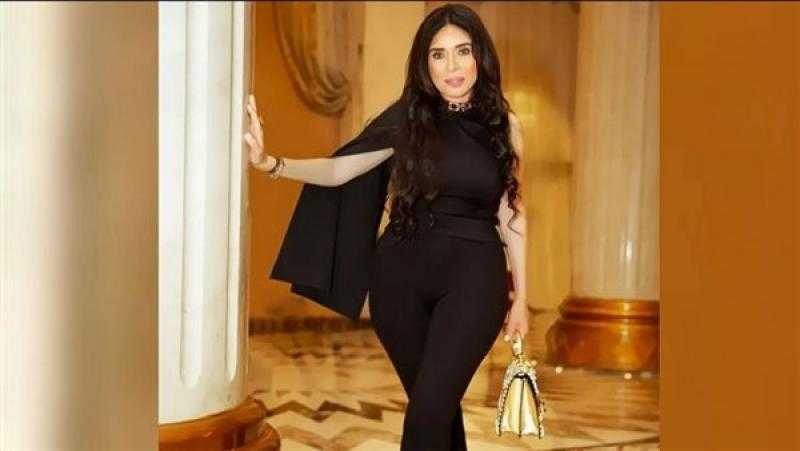 دينا: بعمل دبلومة في الكوتشينج وبحب الفلسفة والمنطق