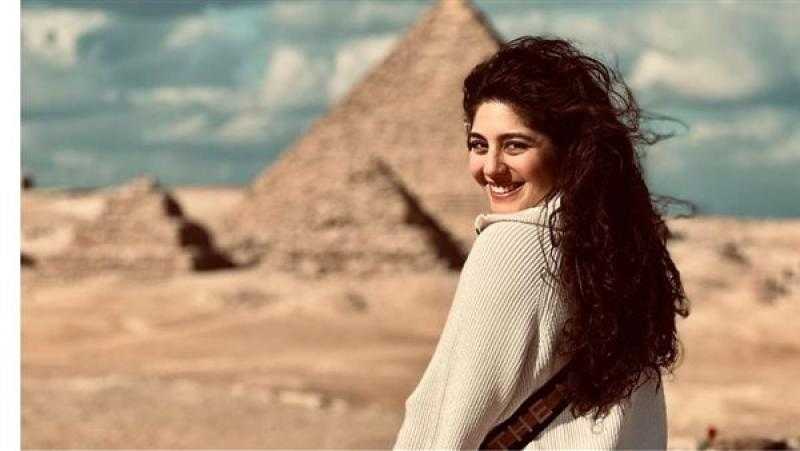 مايان السيد تخطف قلوب محبيها بالكلاسيك والأسود (صور)