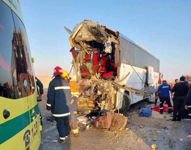 الصور الأولى لحادث أتوبيس نقل ركاب على طريق الزعفرانة بالبحر الأحمر