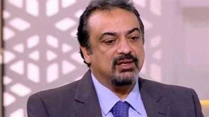 تزامنًا مع يومه العالمي.. الصحة توضح أعراض فيروس الإيدز