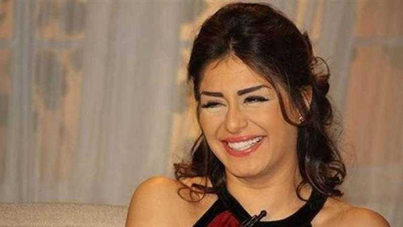 إلى باريس.. منة فضالي تشوق المتابعين لعطلتها من داخل المطار