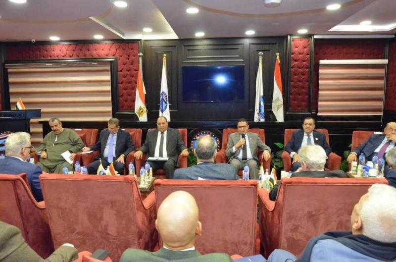 في أولى جلساته.. صالون مستقبل وطن يبحث دور الدولة في دعم الزراعة والفلاحين | صور