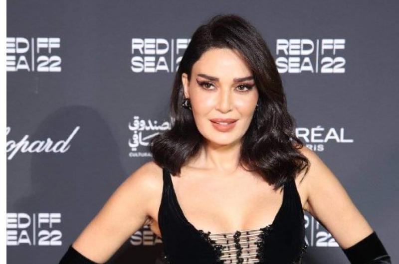 شاهد| إطلالات النجوم بحفل توزيع جوائز مهرجان البحر الأحمر