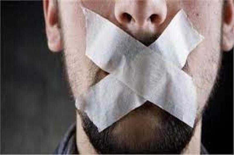 خبراء يحذرون من تحدي «الشريط اللاصق» على تيك توك
