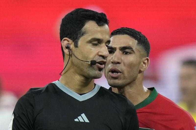 حكيمي يتقدم باعتذار إلى إنفانتينو