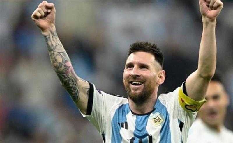 ميسي يسقط فرنسا ويقود الأرجنتين للتتويج بلقب المونديال للمرة الأولى منذ 36 عاما