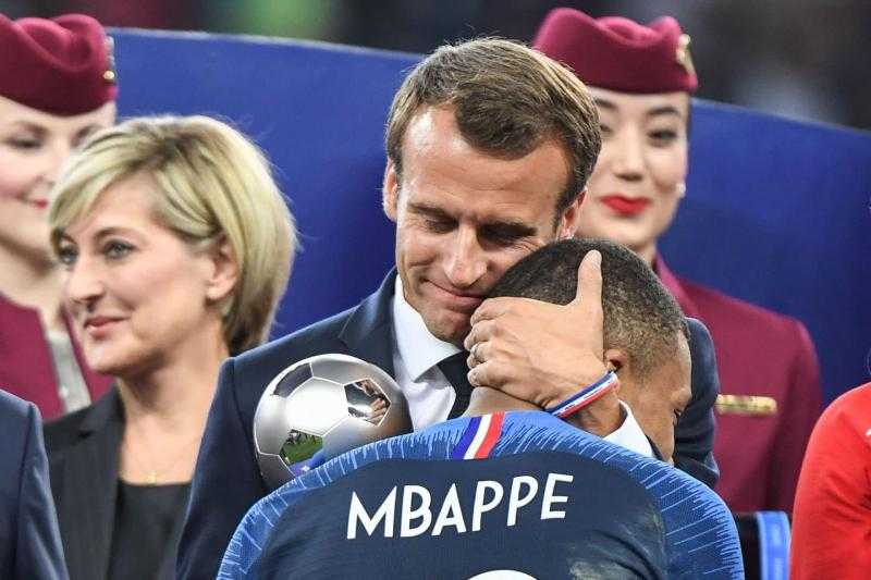 ماكرون مواسيا منتخب بلاده بعد خسارة المونديال: ”الزرق جعلونا نحلم”