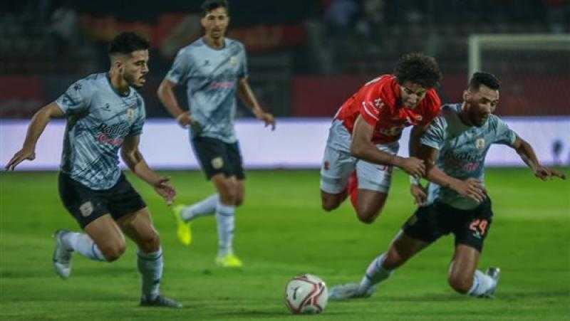 شوط أول مثير بين الأهلي وفاركو ينتهي بالتعادل 1-1