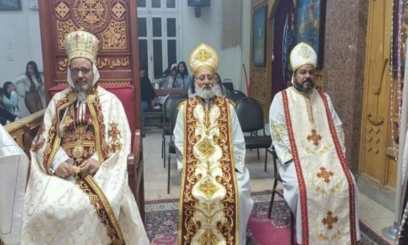 الأنبا بشارة يترأس قداس العيد بكاتدرائية أم النعم الإلهية بأبو قرقاص