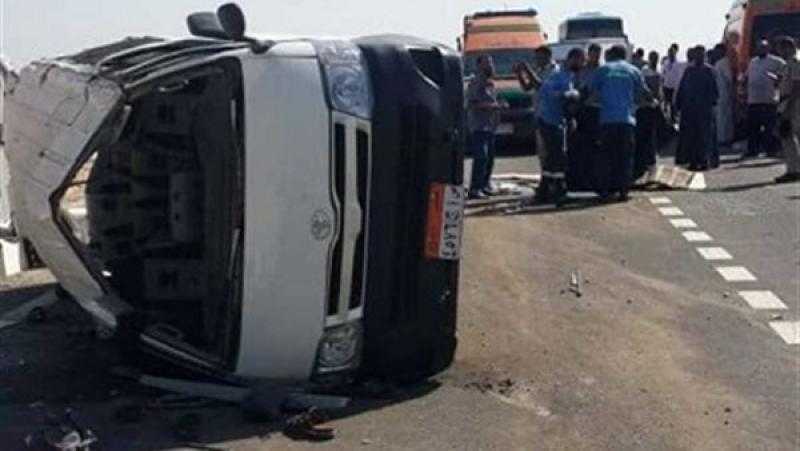 إصابة 8 أشخاص إثر انقلاب ميكروباص في العياط