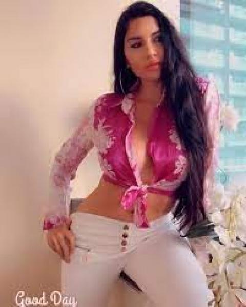 لامينا فرنچية تشارك جمهورها صورة جديدة عبر إنستجرام