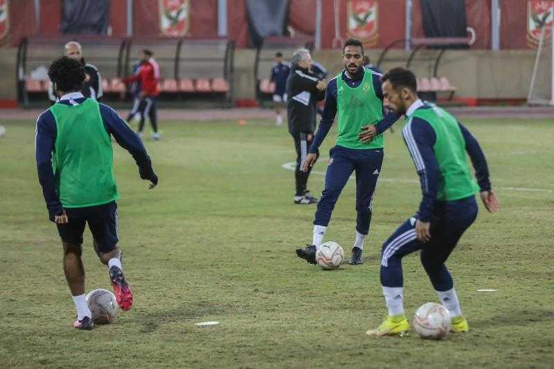 ابتسامة كهربا تُزين تدريبات الأهلي قبل مواجهة سموحة