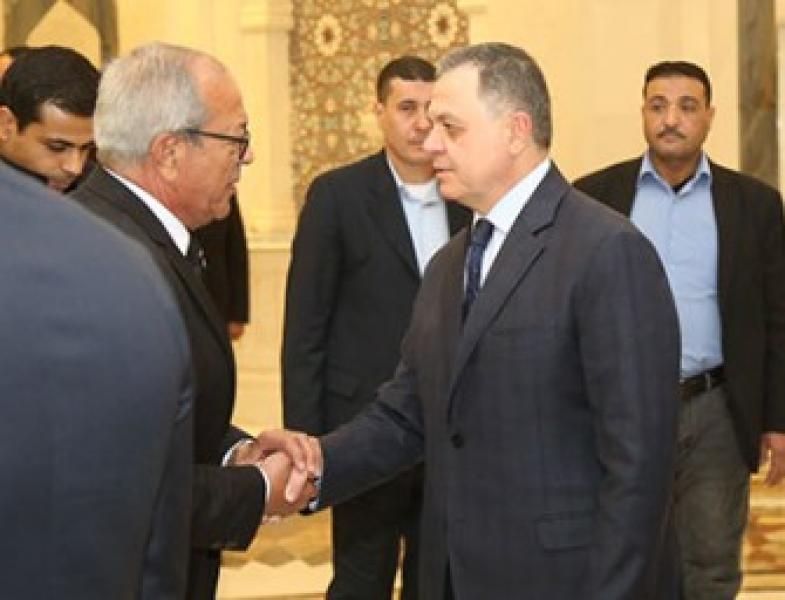 وزير الداخلية يقدم واجب العزاء فى الراحل اللواء منصور العيسوى بمسجد الشرطة