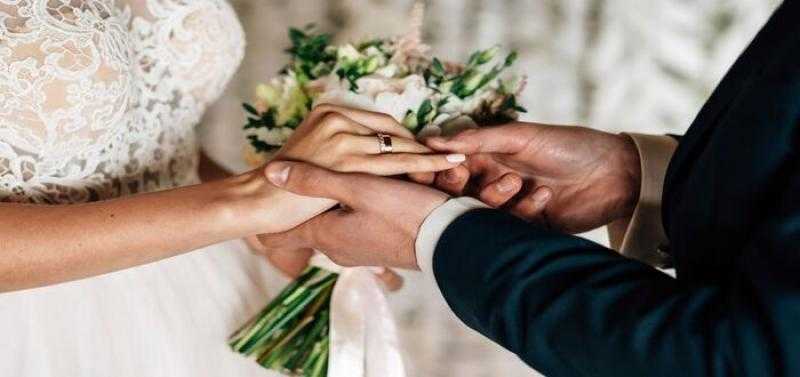 يسبب الأمراض المزمنة.. هاني الناظر يحذر من زواج الأقارب