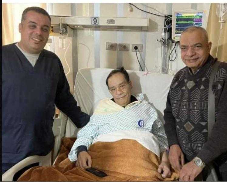 حلمي بكر يدخل المستشفى بعد تعرضه لأزمة صحية