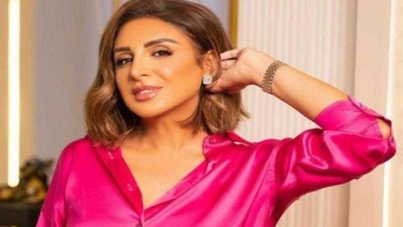 أنغام تخطف الأنظار بـ طلة الأميرات في حفل صوت مصر