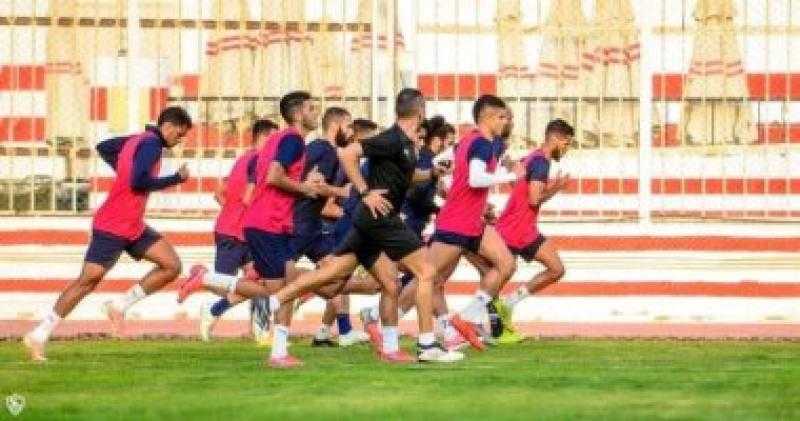 أسامة نبيه يعقد جلسة مطولة مع اللاعبين