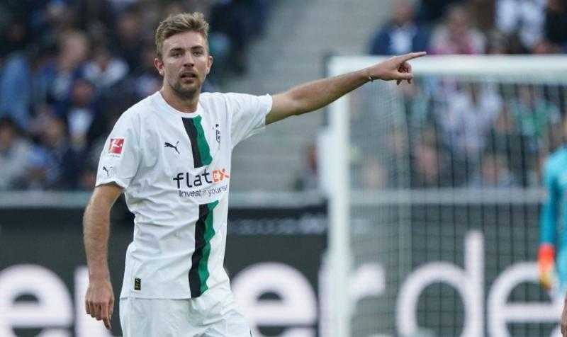 لاعب مونشنجلادباخ يتعرض لارتجاج في المخ خلال مواجهة أوجسبورج