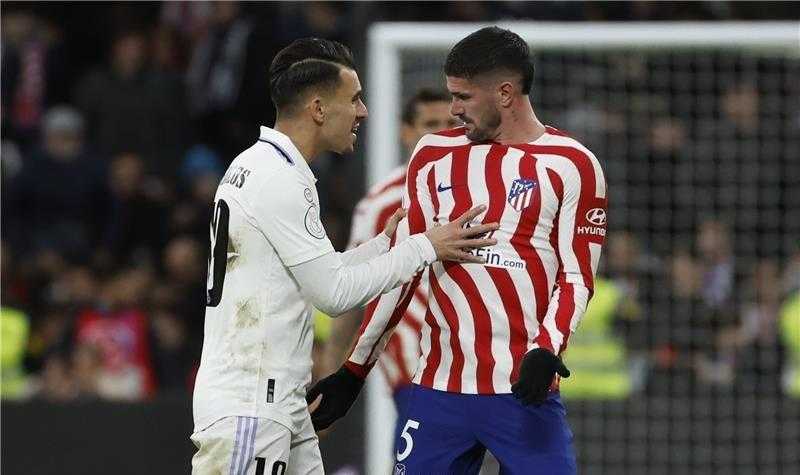 سيبايوس يشيد بحكم ديربي مدريد ويصفه بالاستثنائي