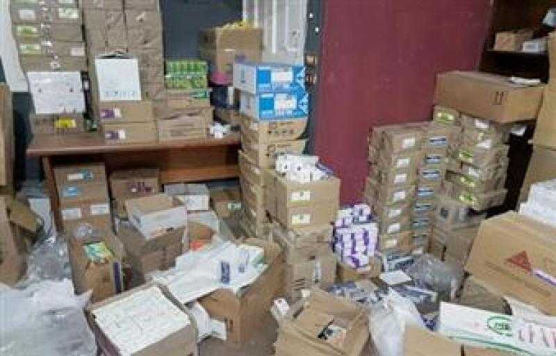 حبس المتهم بترويج أدوية مجهولة المصدر على ”فيسبوك”