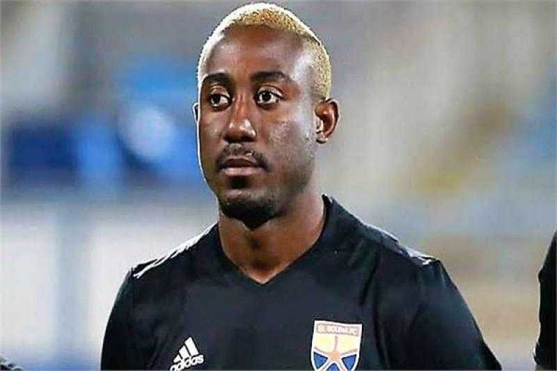 وصول البطاقة الدولية للإيفواري سيرجي أكا لاعب الإسماعيلي الجديد