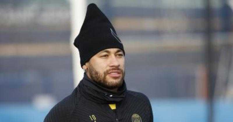 نيمار يشارك صورا من أول تدريباته فى سن الـ31