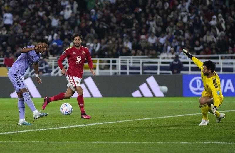عماد النحاس: الخوف الزائد والأخطاء الفردية سبب هزيمة الأهلي أمام ريال مدريد