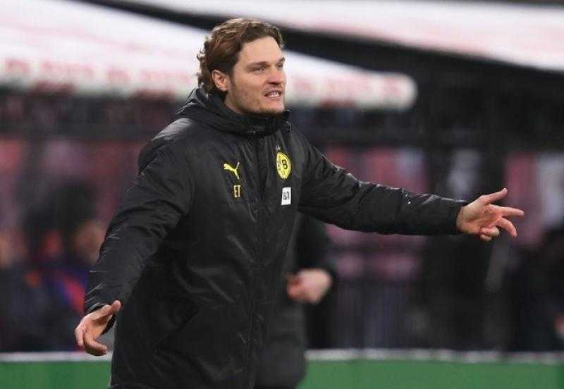 مدرب دورتموند يشيد بلاعبيه ويحذر: المهمة لم تنته