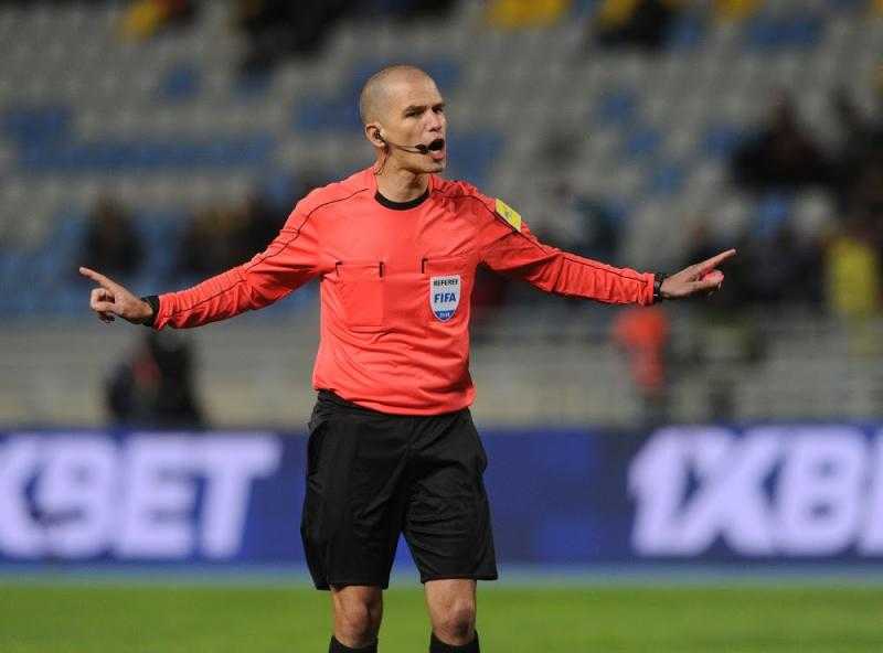 فيكتور جوميز رئيسًا للجنة الحكام في جنوب إفريقيا