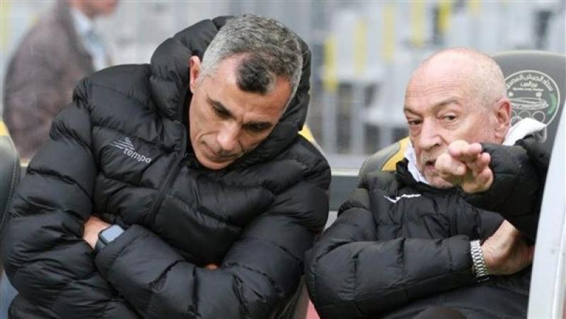 خبير لوائح: قيد لاعبي الزمالك مرهون بحالتين