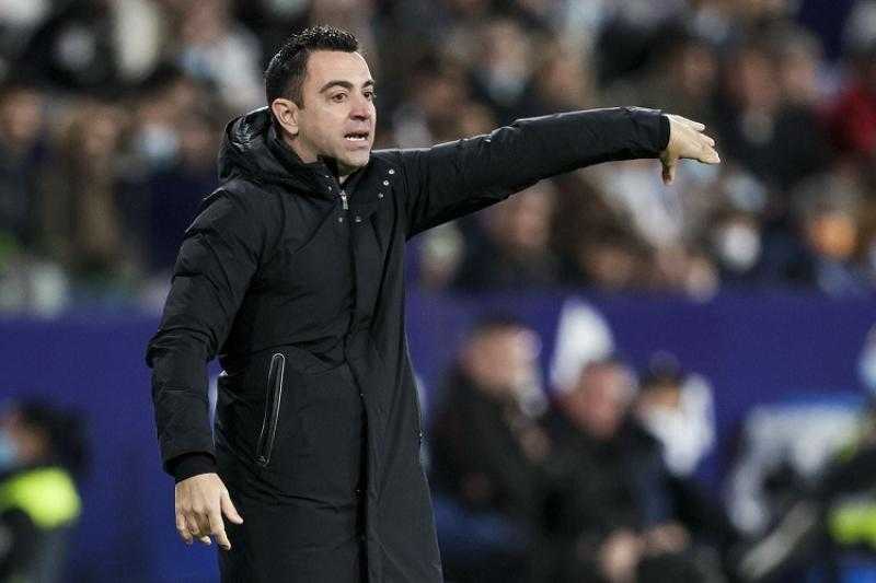 تشافي: خسارة برشلونة في الدوري الأوروبي لن تغير شيء