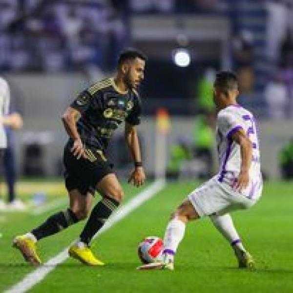الشارقة يهزم العين ويتوج بلقب كأس السوبر الإماراتي للمرة الثانية