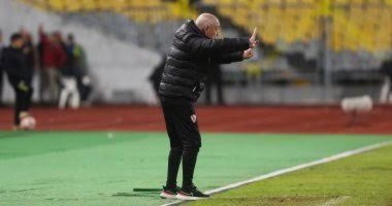 فيريرا يجتمع مع عمر جابر وعبدالشافي في تدريب الزمالك