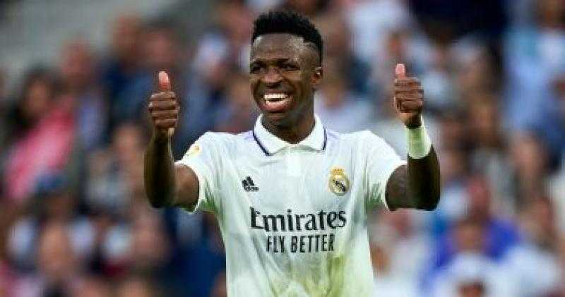 فينيسيوس يحصد جائزة لاعب الشهر فى ريال مدريد على حساب بنزيما