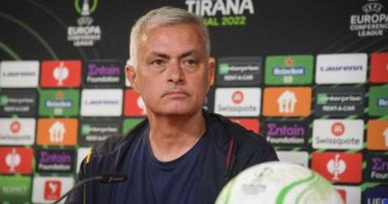 رابطة الدوري الإيطالي تقرر إيقاف مورينيو مباراتين بسبب التعدى على حكم