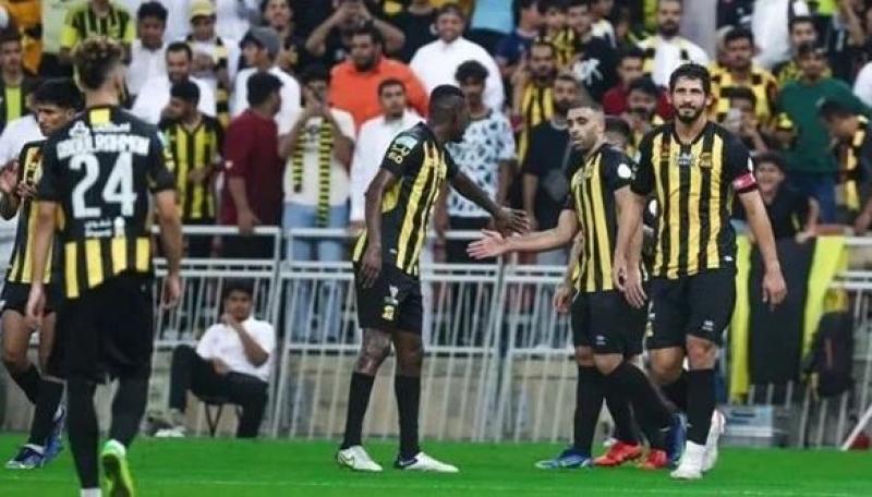 الاتحاد يهزم الخليج بثلاثية ويتصدر الدوري السعودي مؤقتا