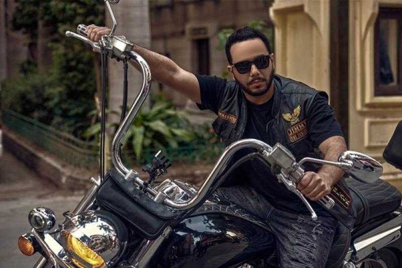مصطفى العسال يخوض تجربة الغناء لأول مرة بأغنية «السهرة صباحي»