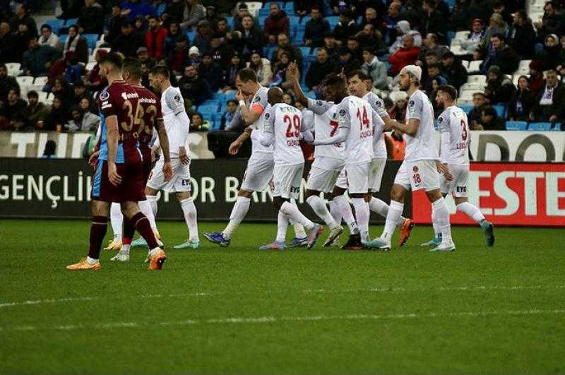 عمراني سبور يفوز على طرابزون في الدوري التركي